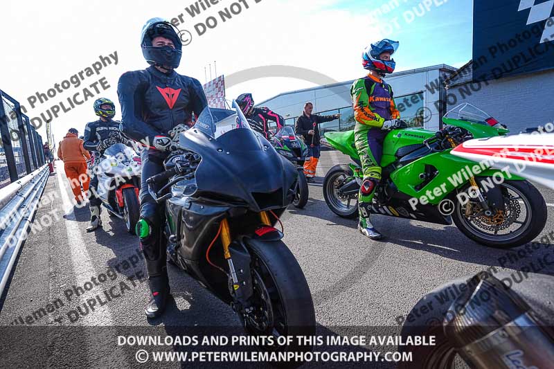 donington no limits trackday;donington park photographs;donington trackday photographs;no limits trackdays;peter wileman photography;trackday digital images;trackday photos